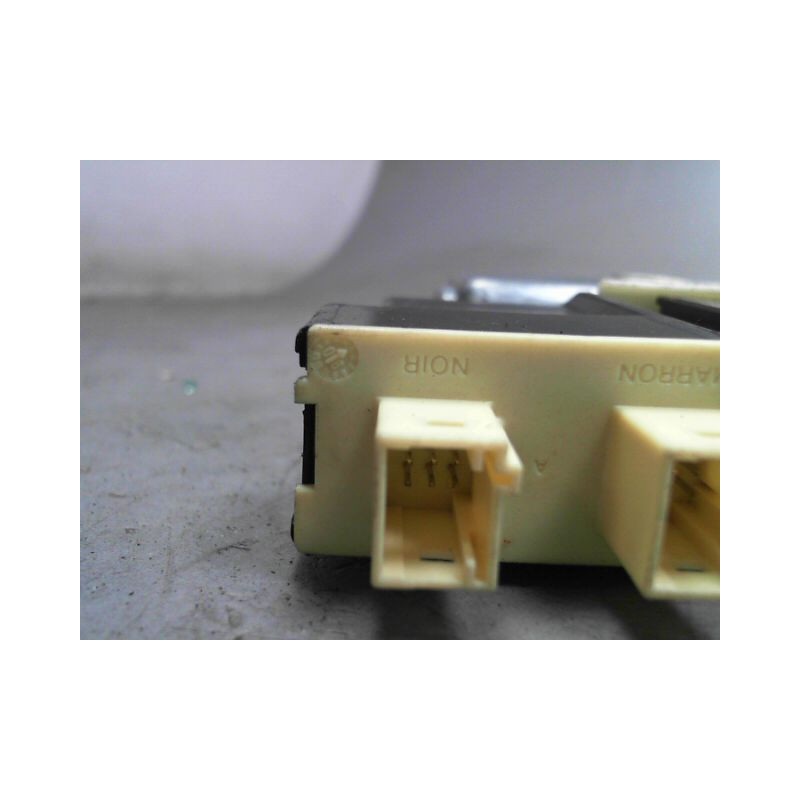 MECANISME+MOTEUR LEVE-GLACE AVANT DROIT PEUGEOT 307