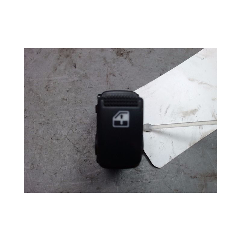 COMMANDE LEVE-GLACE PORTE AVD HYUNDAI GETZ