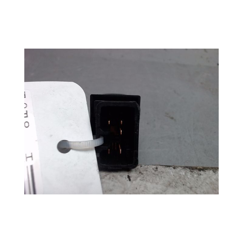COMMANDE LEVE-GLACE PORTE AVD HYUNDAI GETZ