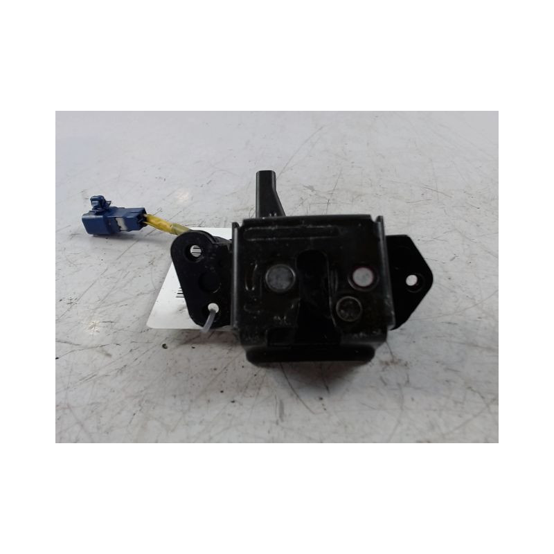 SERRURE HAYON  TOYOTA YARIS 2005-