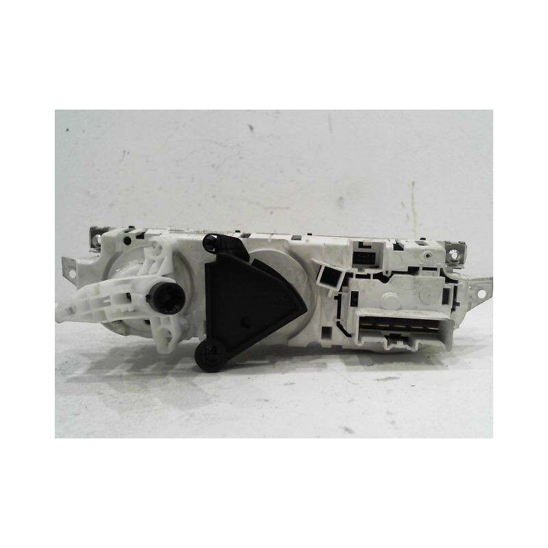 COMMANDE DE CHAUFFAGE FORD FOCUS