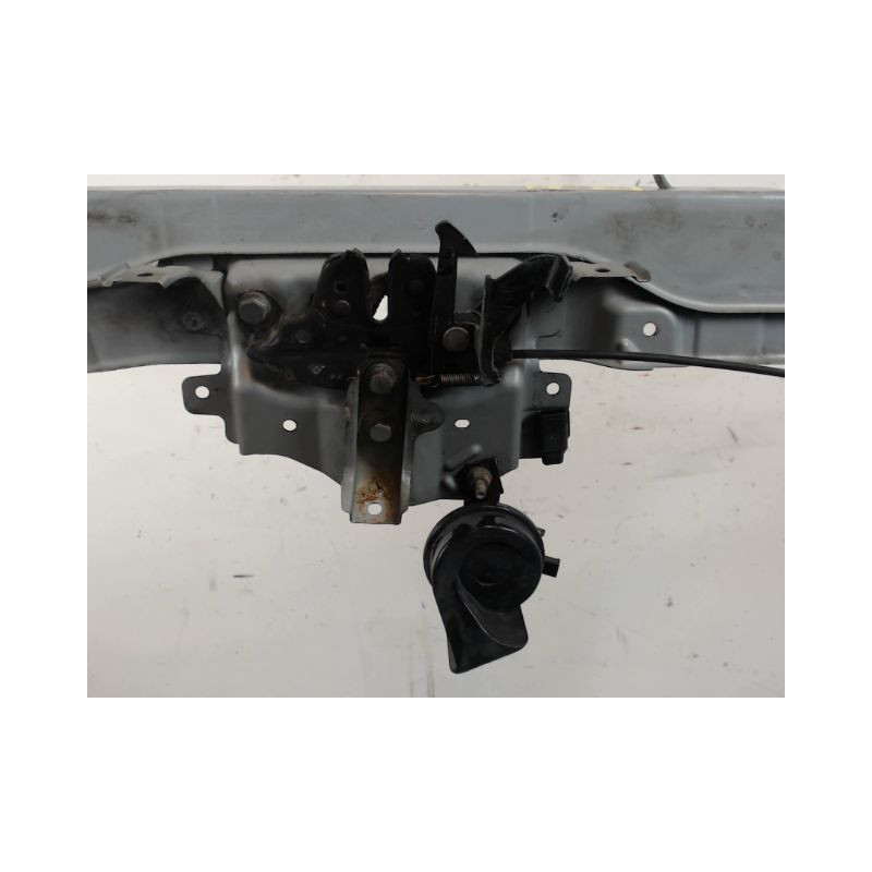 TRAVERSE SUPERIEURE ARMATURE AVANT NISSAN NOTE