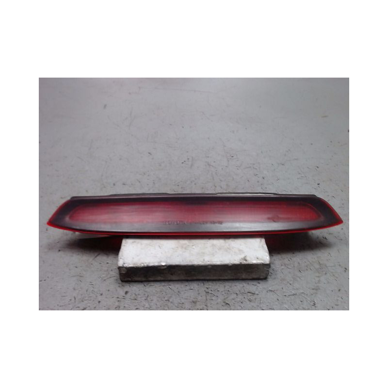 FEUX STOP SUPPLEMENTAIRE TOYOTA COROLLA VERSO 2002-2004