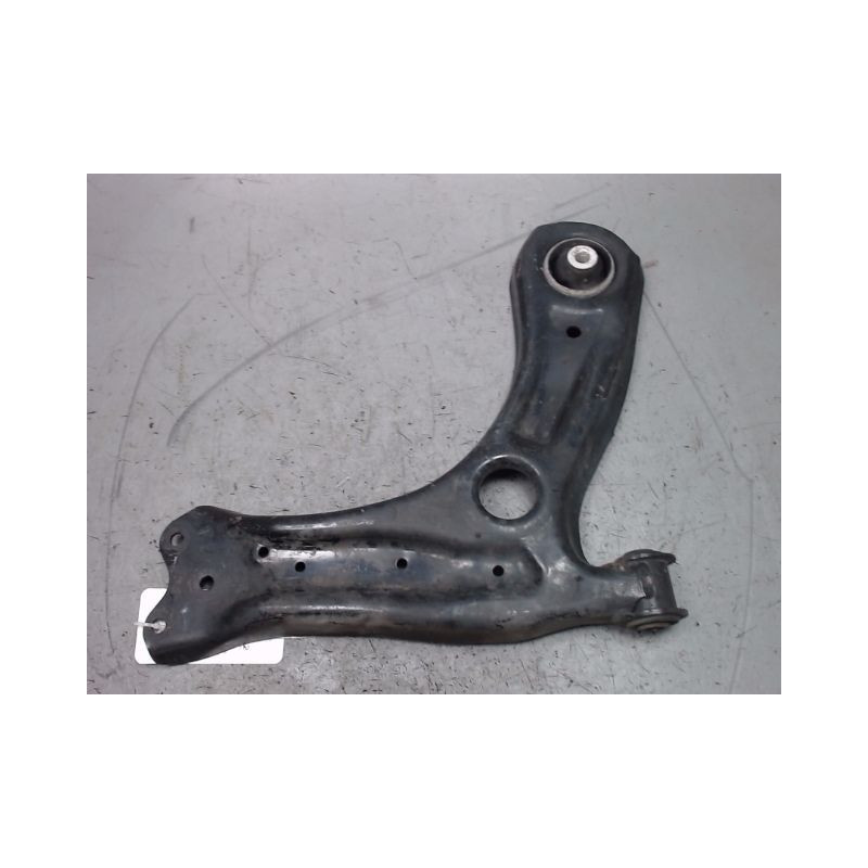 TRIANGLE INFERIEUR AVANT DROIT AUDI A1