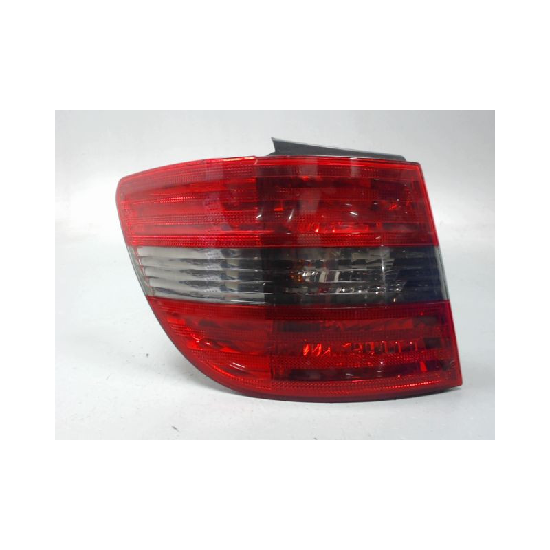 FEU ARRIERE GAUCHE  MERCEDES CLASSE B 05-08