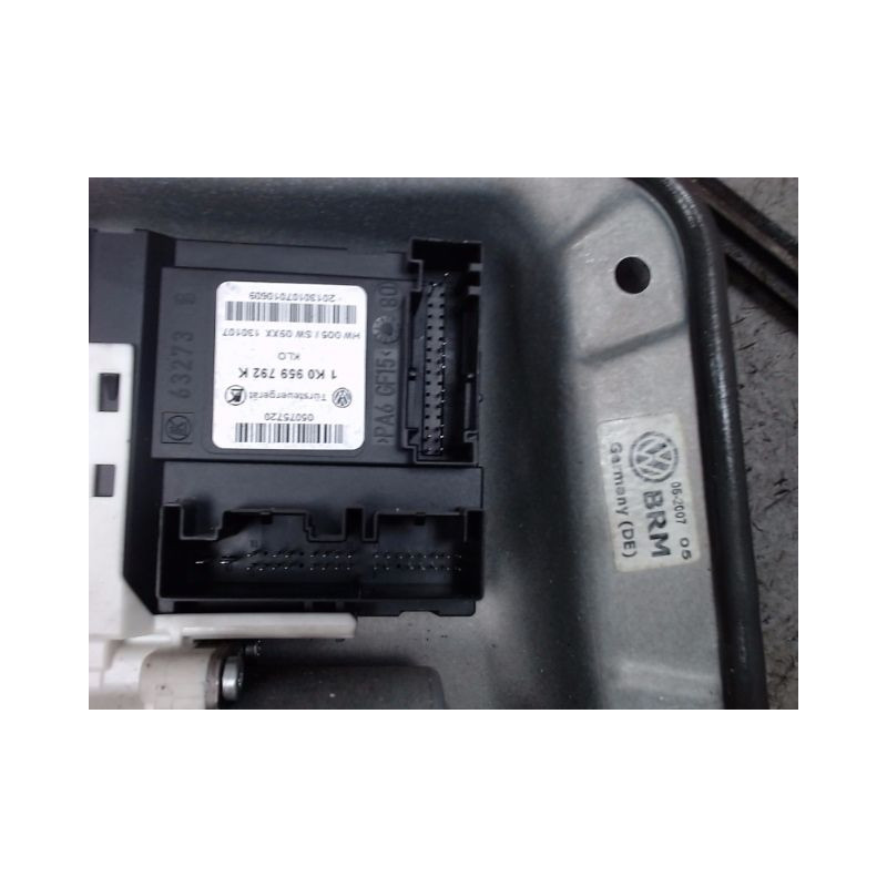 MECANISME+MOTEUR LEVE-GLACE AVANT DROIT VOLKSWAGEN GOLF V 2003-2009