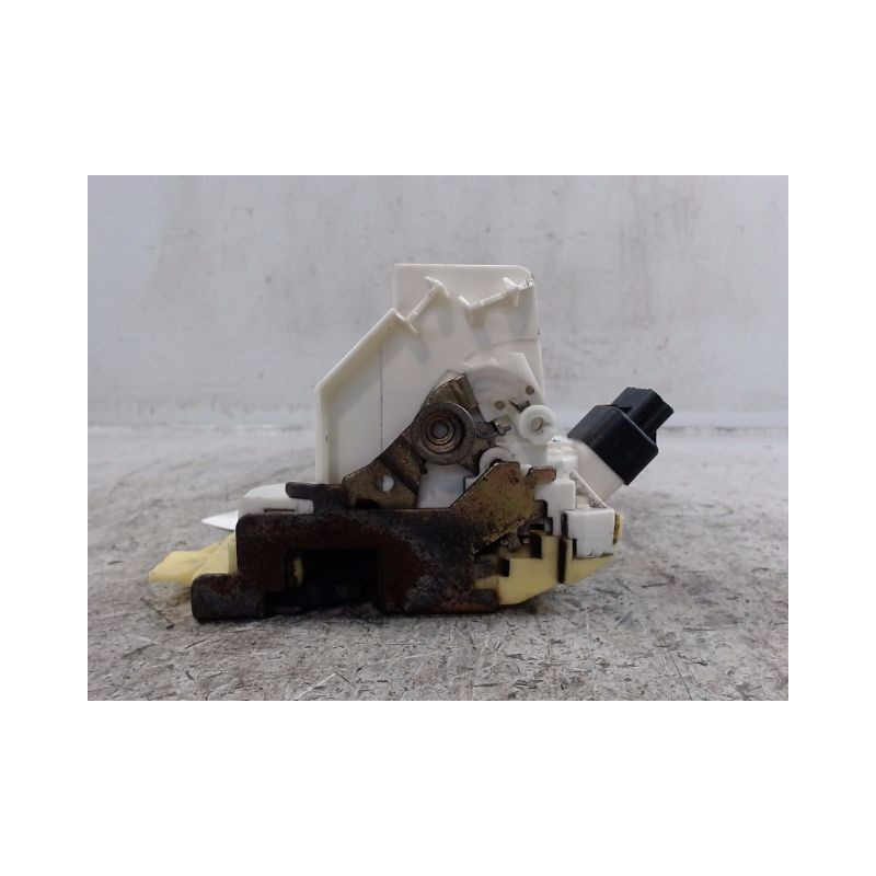 SYSTEME CONDAMNATION ARRIERE GAUCHE FORD FOCUS 98-04