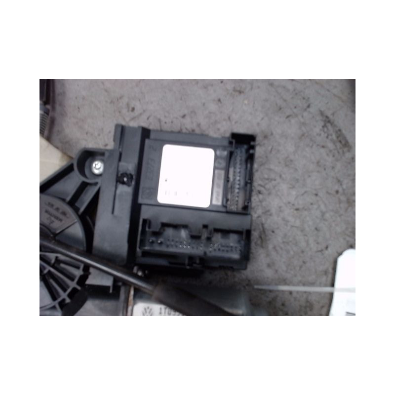MECANISME+MOTEUR LEVE-GLACE AVANT GAUCHE VOLKSWAGEN CADDY COMBI 2004-