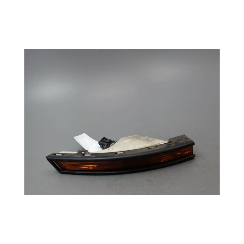 CLIGNOTANT DROIT VOLKSWAGEN PASSAT SW 2005-