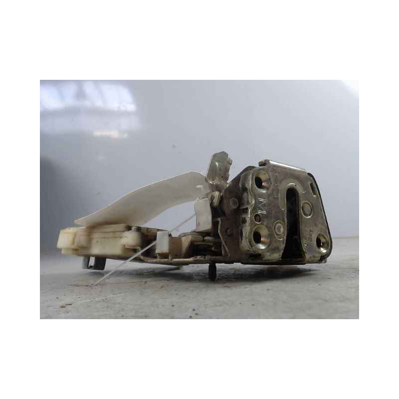 SYSTEME CONDAMNATION ARRIERE GAUCHE NISSAN TERRANO 2002-