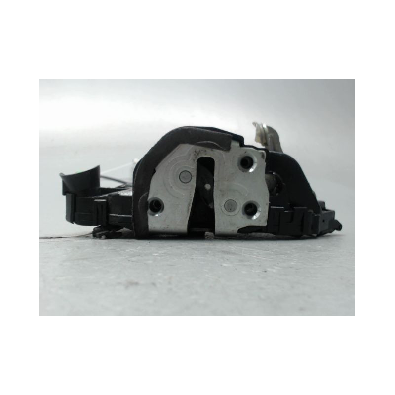 SERRURE PORTE AVANT DROIT TOYOTA YARIS 2005-