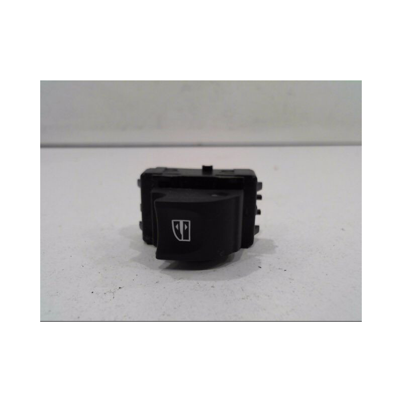 COMMANDE LEVE-GLACE PORTE AVD 0196 MEGANE