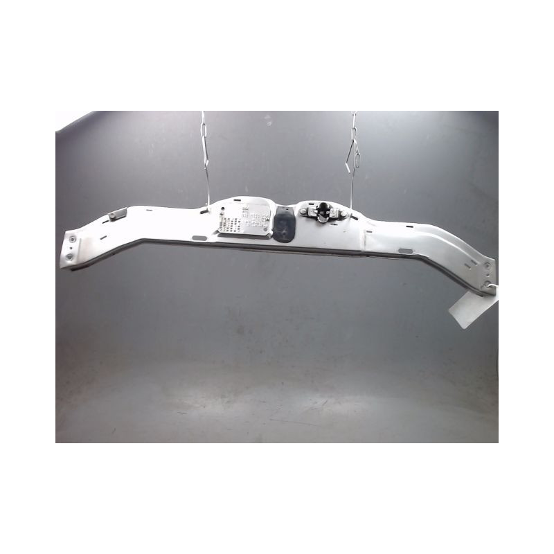 TRAVERSE SUPERIEURE ARMATURE AVANT MERCEDES C180