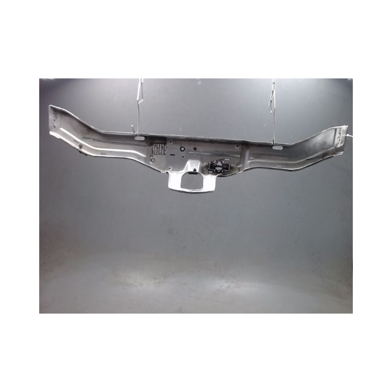 TRAVERSE SUPERIEURE ARMATURE AVANT MERCEDES C180