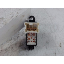 COMMANDE LEVE-GLACE PORTE AVD NISSAN NV200