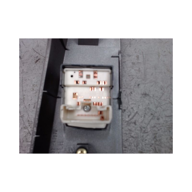 COMMANDE LEVE-GLACE PORTE AVG TOYOTA PRIUS 2004-