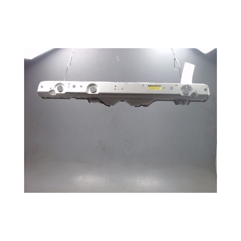 TRAVERSE SUPERIEURE ARMATURE AVANT TOYOTA YARIS -2003