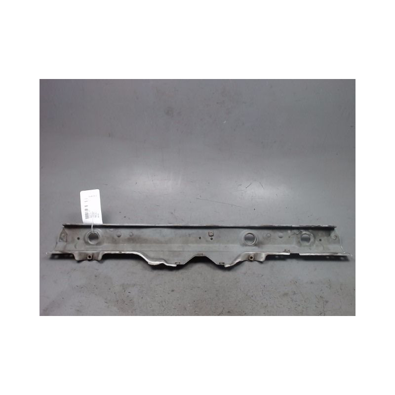 TRAVERSE SUPERIEURE ARMATURE AVANT TOYOTA YARIS -2003