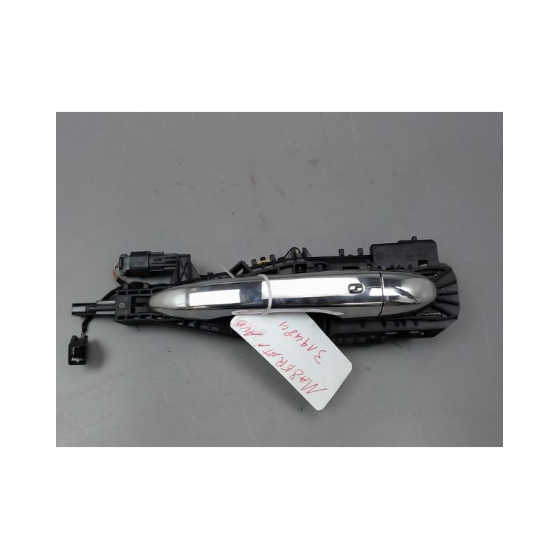 POIGNEE EXTERIEURE PORTE AVANT DROIT MASERATI LEVANTE