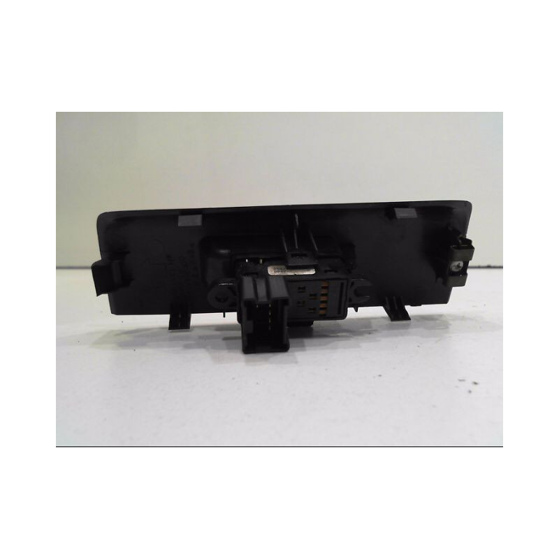 COMMANDE LEVE-GLACE PORTE AVD NISSAN PATHFIND.