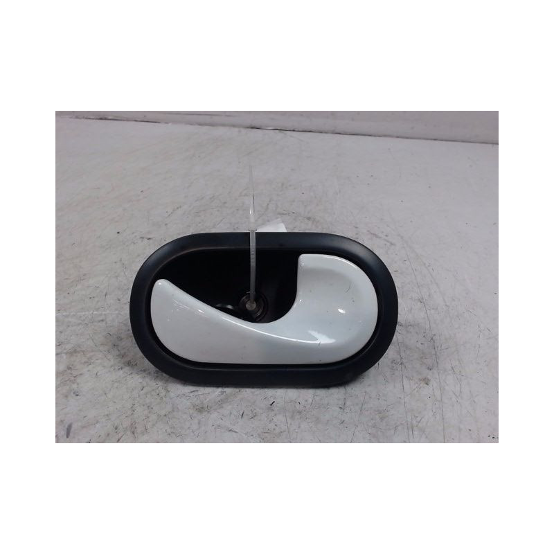 POIGNEE INTERIEURE PORTE AVANT DROIT RENAULT TWINGO 2 2010-