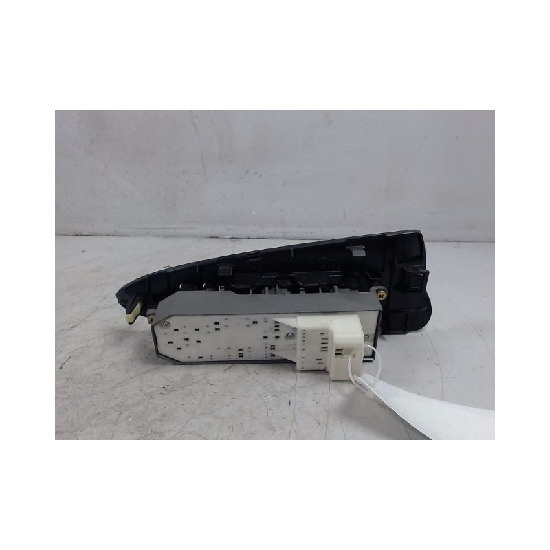 COMMANDE LEVE-GLACE PORTE AVG TOYOTA RAV4 2003-