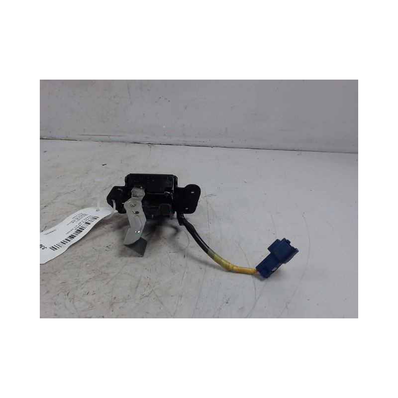 SERRURE HAYON  TOYOTA YARIS II 2010-