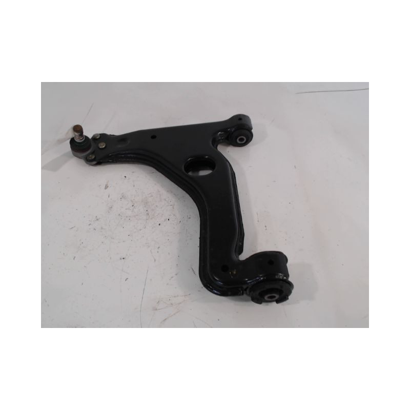 TRIANGLE INFERIEUR AVANT GAUCHE OPEL ZAFIRA 2006-