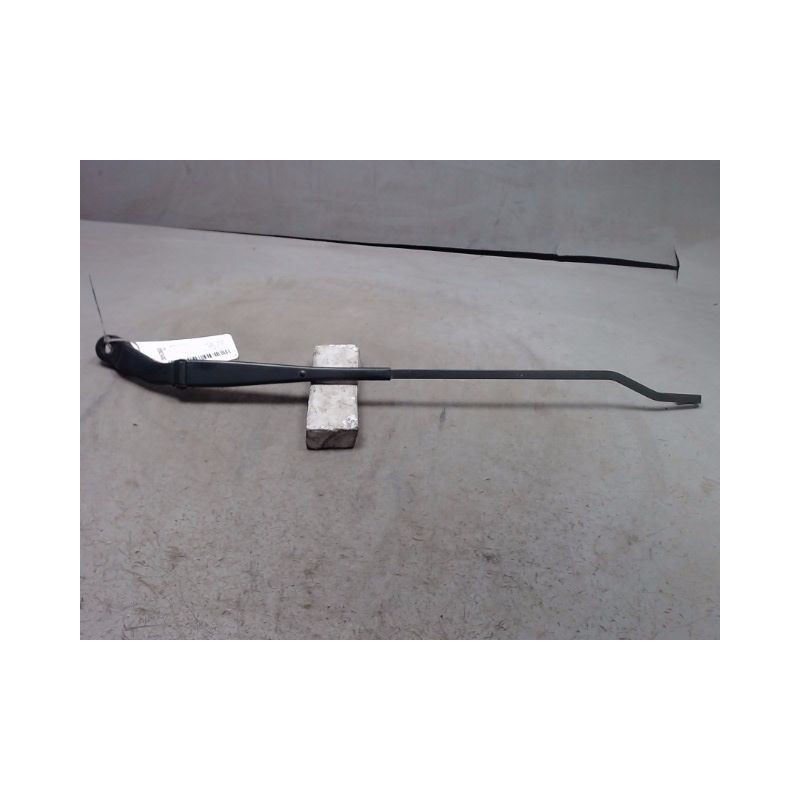 BRAS ESSUIE-GLACE AVANT DROIT HONDA CIVIC 97-2001
