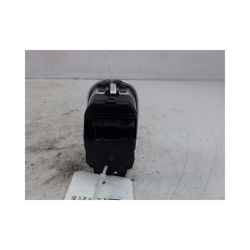 COMMANDE LEVE-GLACE PORTE AVG PEUGEOT 206+ 2009-