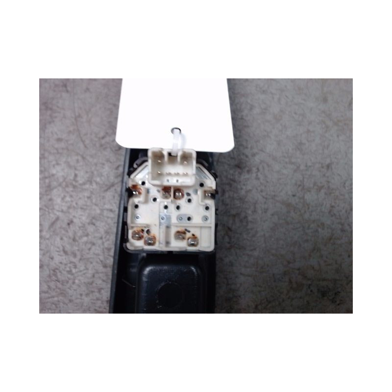 COMMANDE LEVE-GLACE PORTE AVG CHEVROLET MATIZ 05-