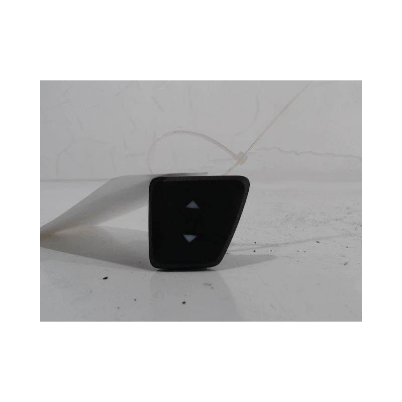 COMMANDE LEVE-GLACE PORTE AVD FIAT 500 2007-