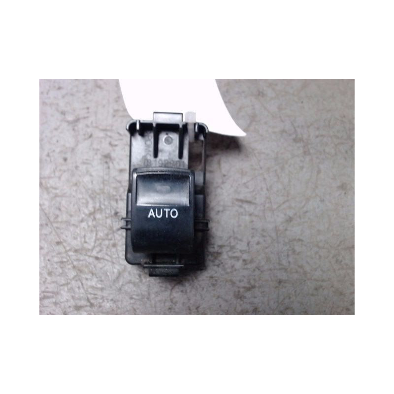COMMANDE LEVE-GLACE PORTE AVD TOYOTA IQ 2008-