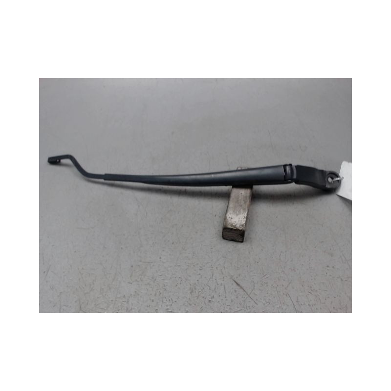BRAS ESSUIE-GLACE AVANT DROIT TOYOTA IQ 2008-