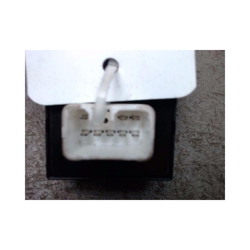 COMMANDE LEVE-GLACE PORTE AVG HYUNDAI GETZ 02-05