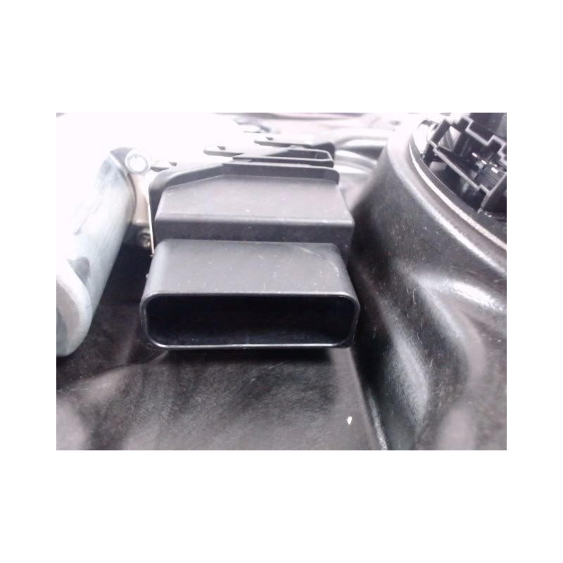 MECANISME+MOTEUR LEVE-GLACE ARRIERE DROIT VOLKSWAGEN TIGUAN 2009-