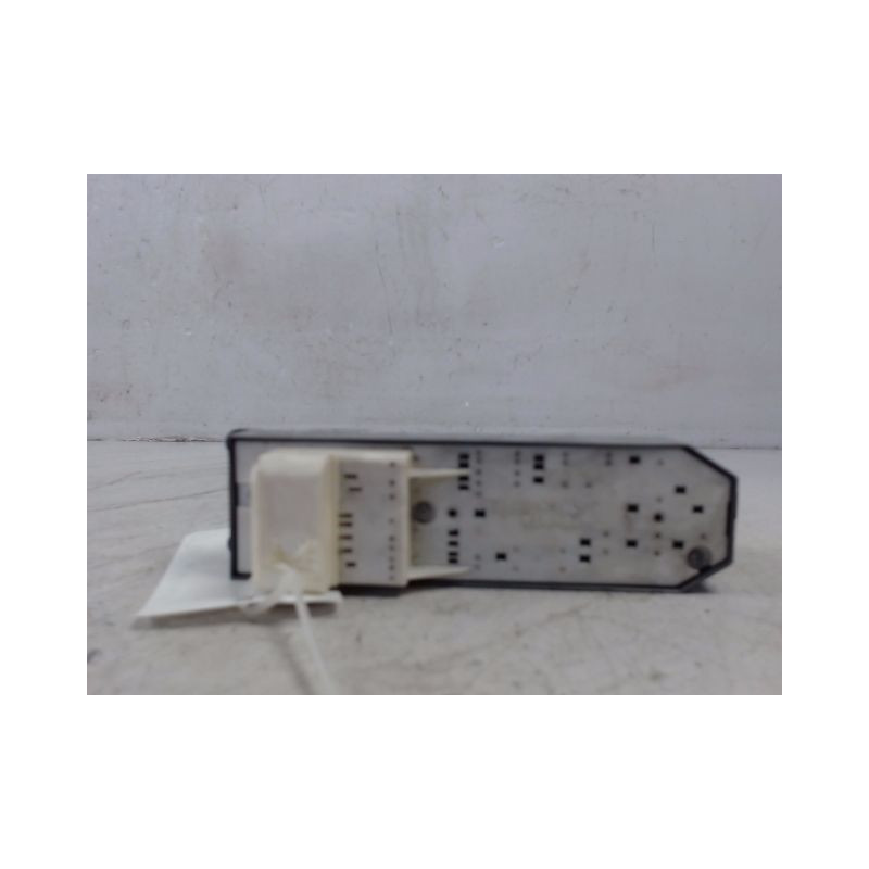 COMMANDE LEVE-GLACE PORTE AVG TOYOTA RAV4 2003-