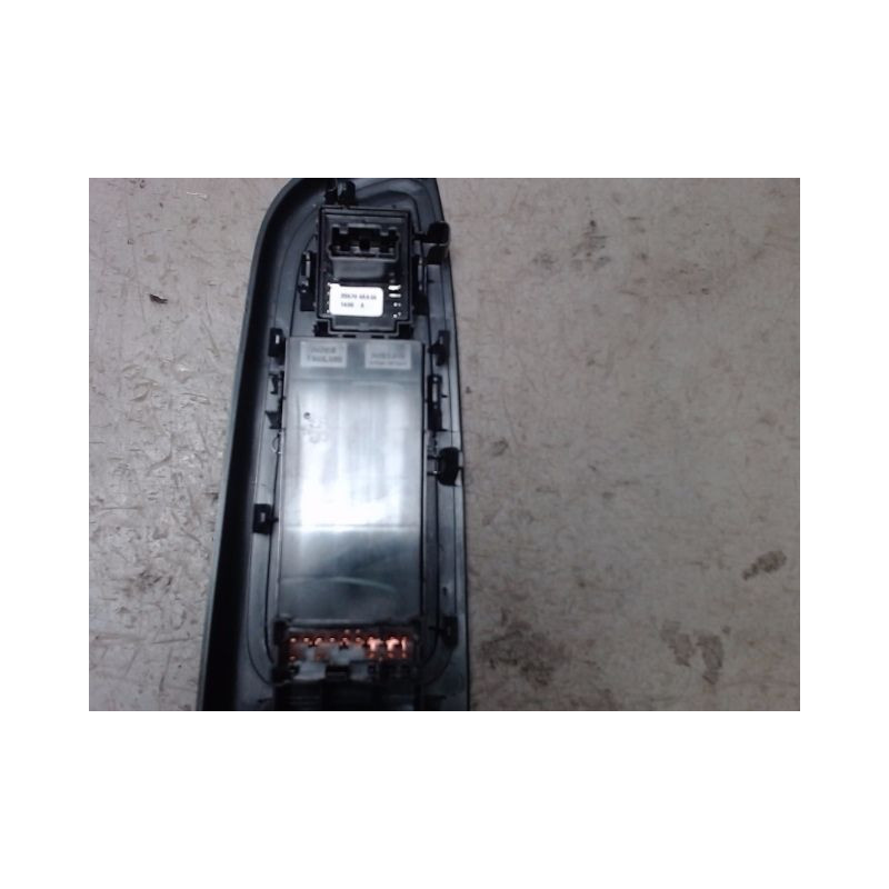 COMMANDE LEVE-GLACE PORTE AVG NISSAN MICRA