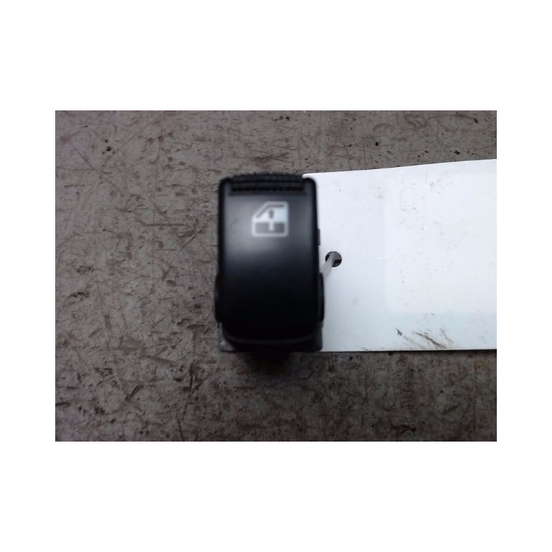 COMMANDE LEVE-GLACE PORTE AVD HYUNDAI MATRIX -01