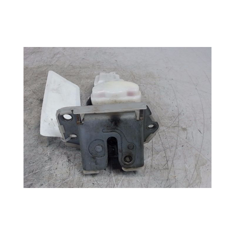 SERRURE HAYON  SUZUKI SWIFT 3P