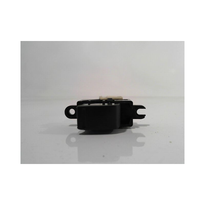 COMMANDE LEVE-GLACE PORTE ARG NISSAN ALMERA 2000-2002