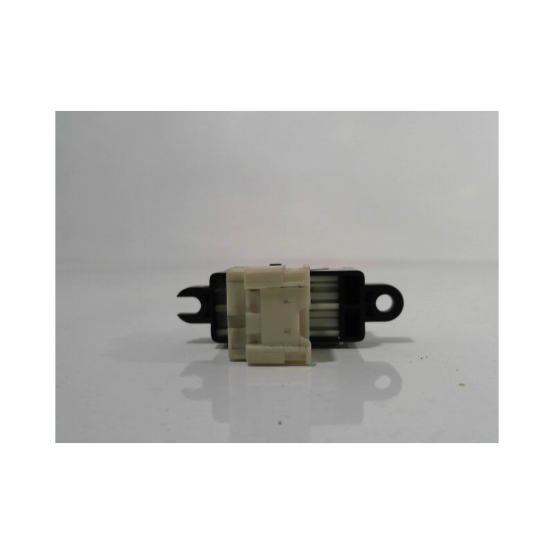 COMMANDE LEVE-GLACE PORTE ARG NISSAN ALMERA 2000-2002