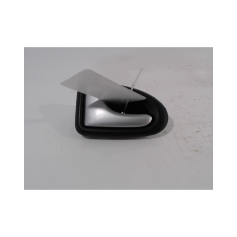 POIGNEE INTERIEURE PORTE AVANT GAUCHE DACIA LOGAN 4 P 05-08