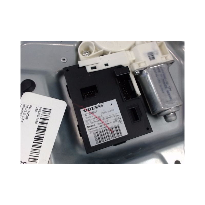 MECANISME+MOTEUR LEVE-GLACE AVANT DROIT VOLVO V50
