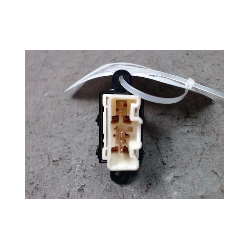 COMMANDE LEVE-GLACE PORTE ARG MAZDA MAZDA 6 5P