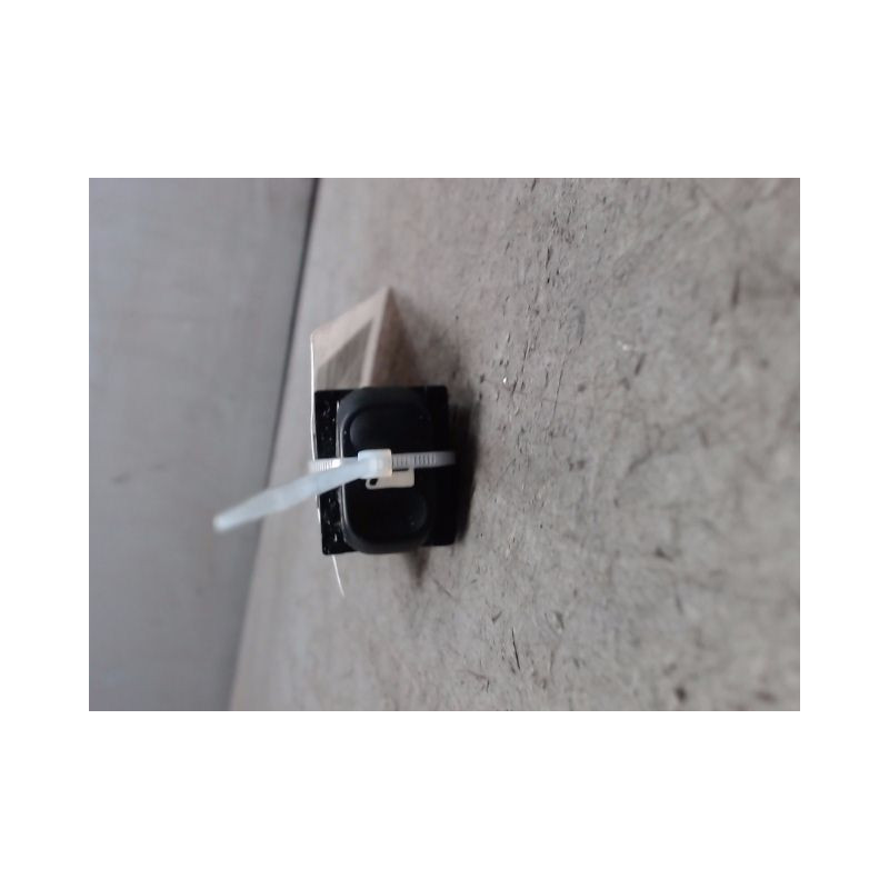 COMMANDE LEVE-GLACE PORTE AVD CITROEN XSARA 2000-