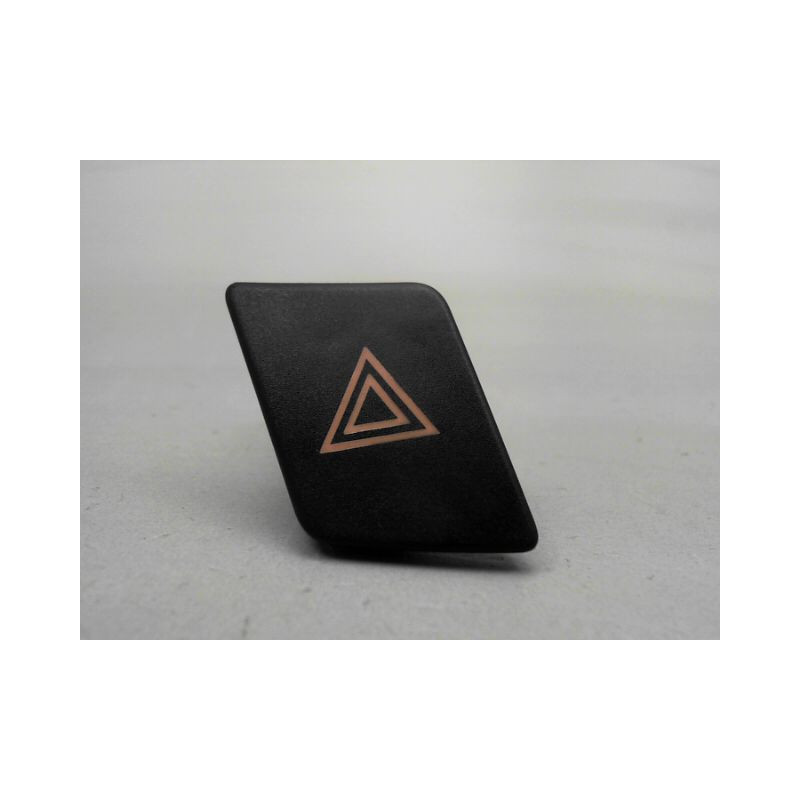 BOUTON DE WARNING TOYOTA YARIS