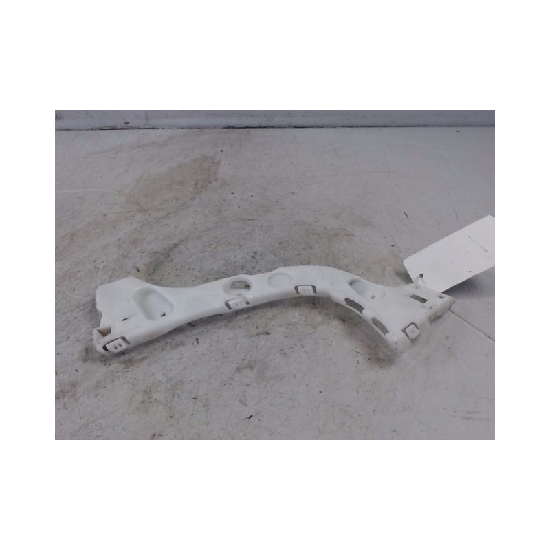 SUPPORT DROIT PARE-CHOC ARRIERE  FORD FOCUS 2008-