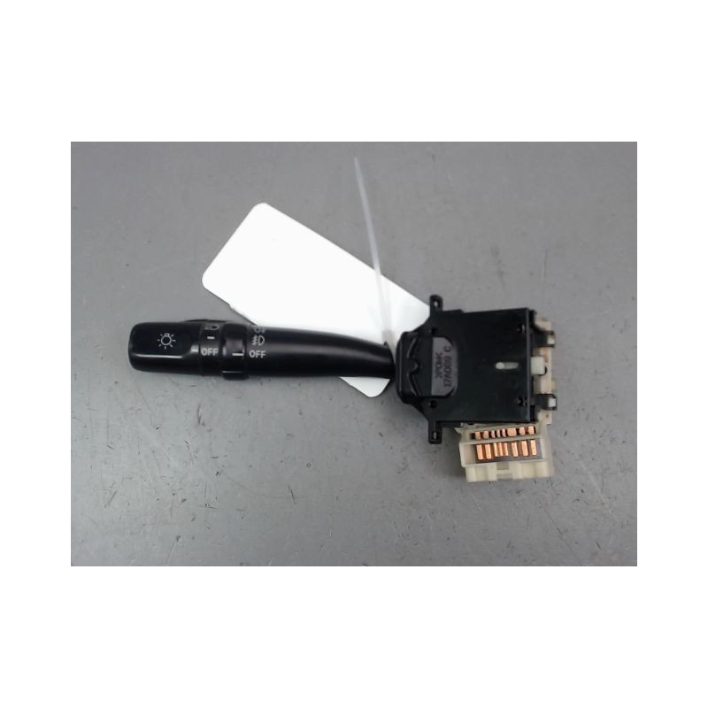 COMMANDE ECLAIRAGE TOYOTA AVENSIS 2000-2003