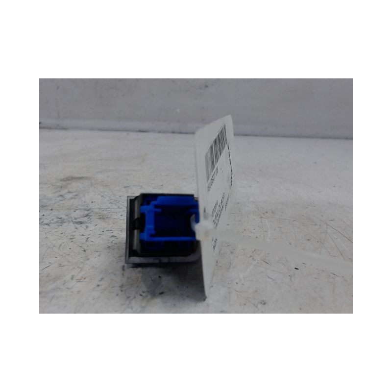 BOUTON DE WARNING PEUGEOT 208